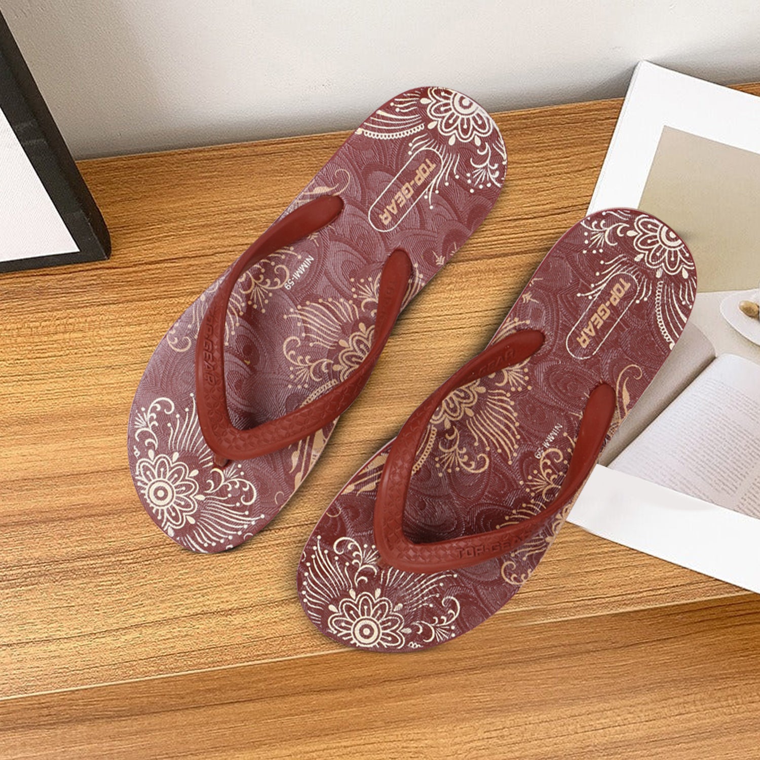 Women Slippers  (Maroon , 6)